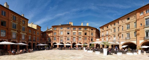 Montauban - place Nationale © D. Viet / CRTL Occitanie