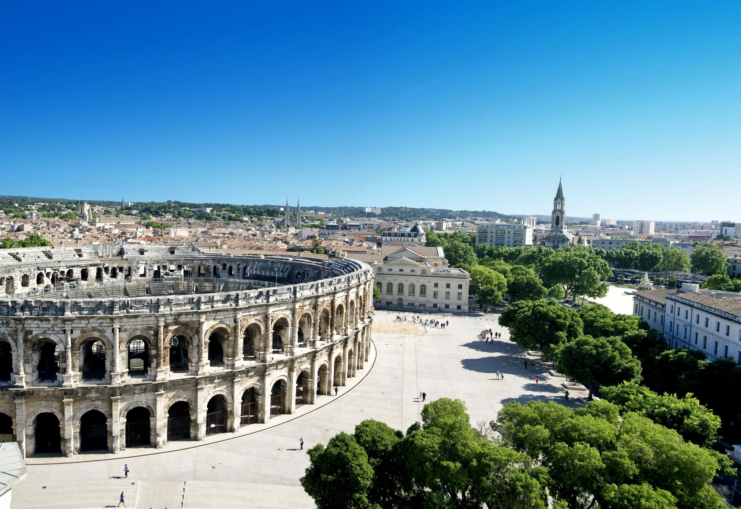 Girls in Nîmes