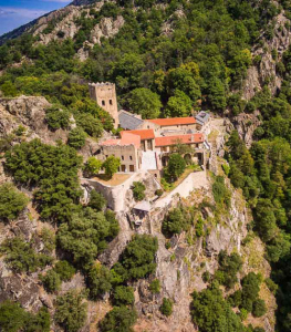 Abbaye-Saint-Martin-du-Canigou©Casteil-DR