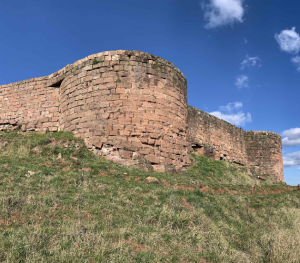 nauviale-vestiges-chateau-beaucaireotcm