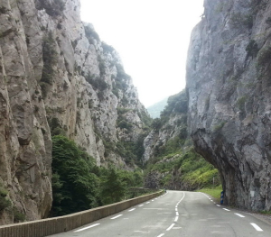 defile-de-pierre-lys-entre-quillan-et-axat-gilles-guillamot-wikipedia